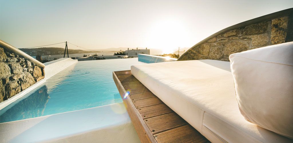 Honeymoon Suite with Outdoor Heated Private Pool & Jacuzzi